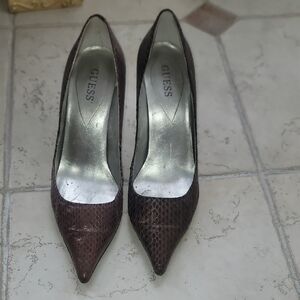 Guess Snakeskin Patterned kitten Heels in Brown sz 7.5